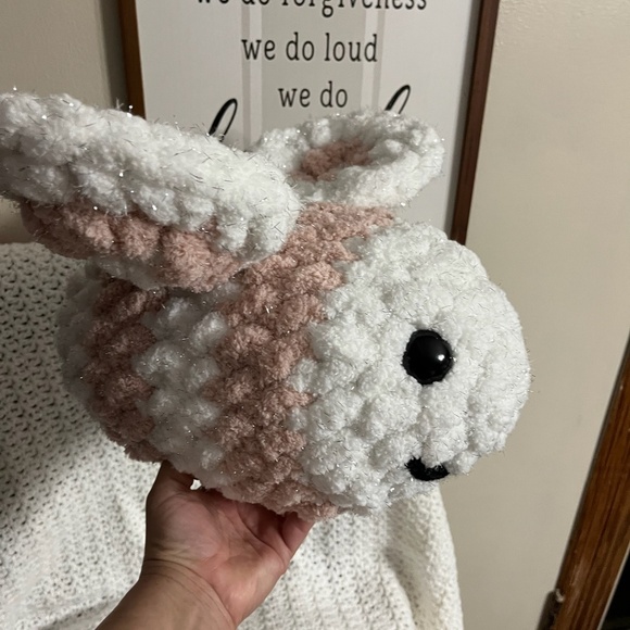 Handmade Crochet Sparkle Large Bee 🐝 - Picture 5 of 5